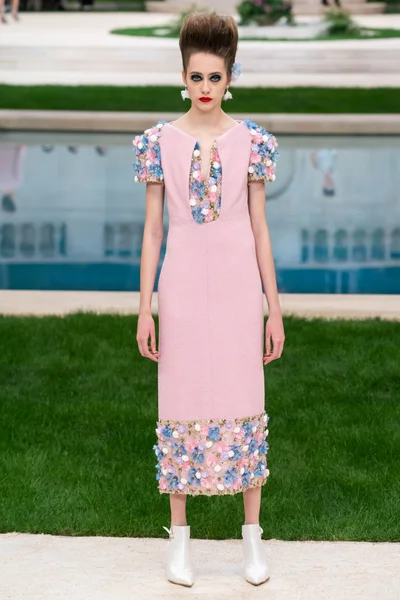 Look 18